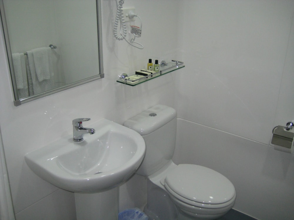 Devere Hotel 23/53