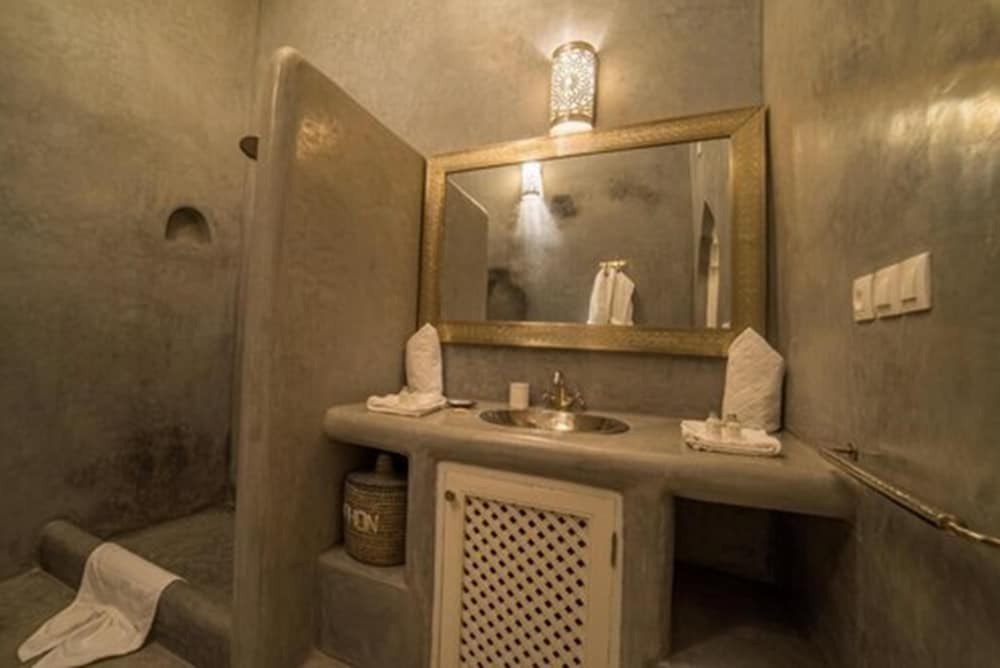 Palais Blanc Riad 34/55