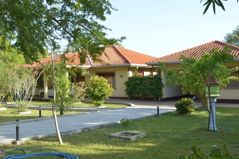 The Lake View Bungalow Yala 46/50