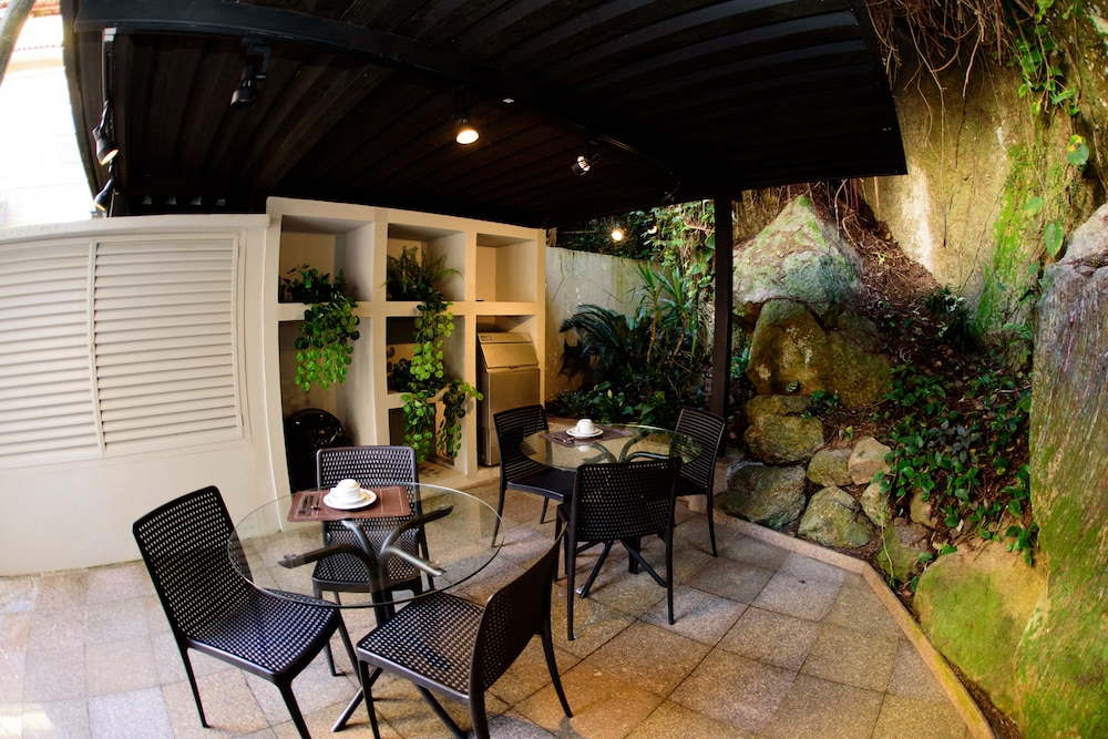 HOTEL VILLAGE ICARAI 48/60
