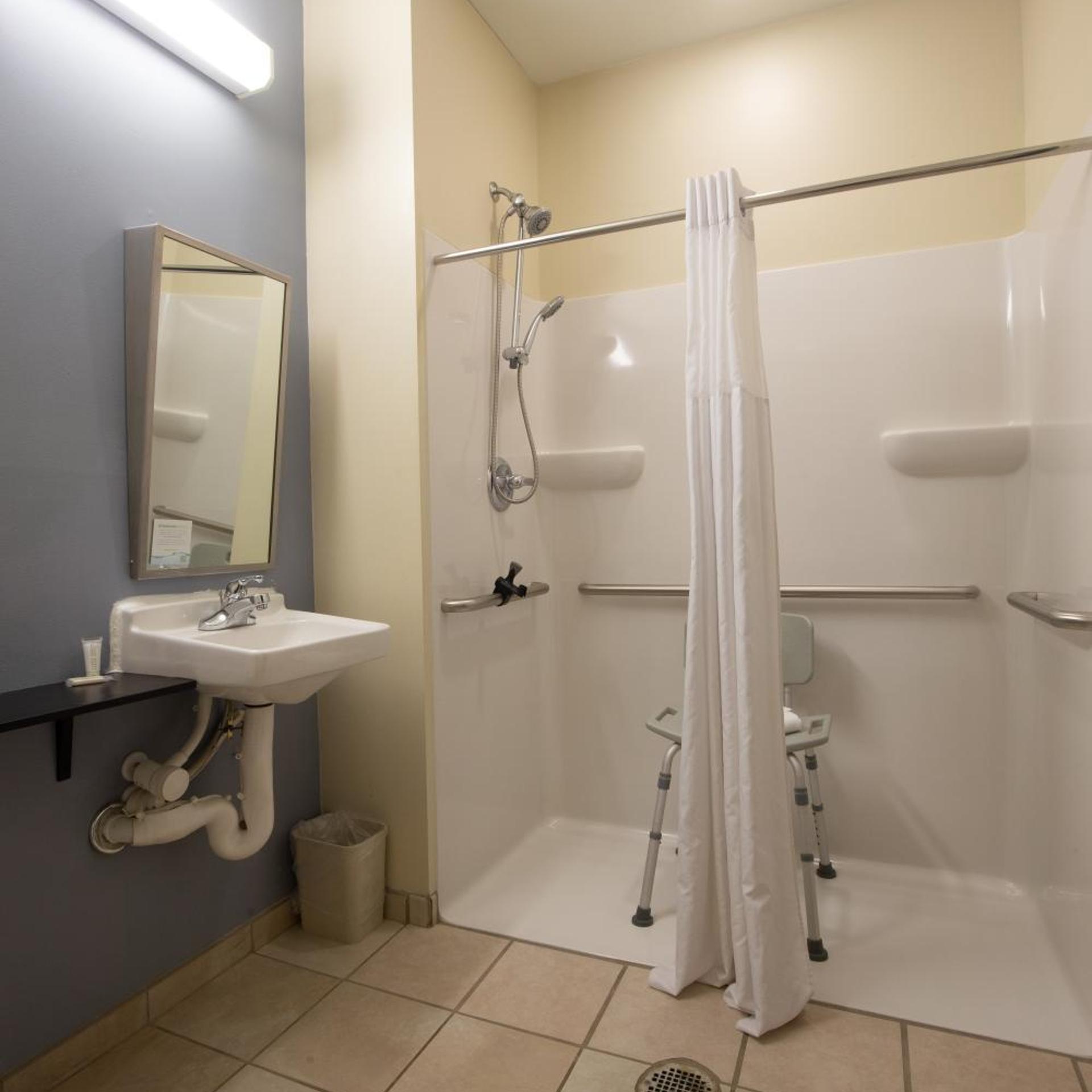 جناح سوبيريور بسرير كوين لذوي الإعاقة، Microtel Inn & Suites By Wyndham Waynesburg 7/10
