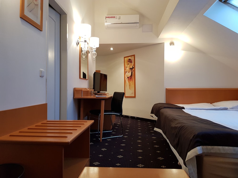 Hotel Machova 17/50