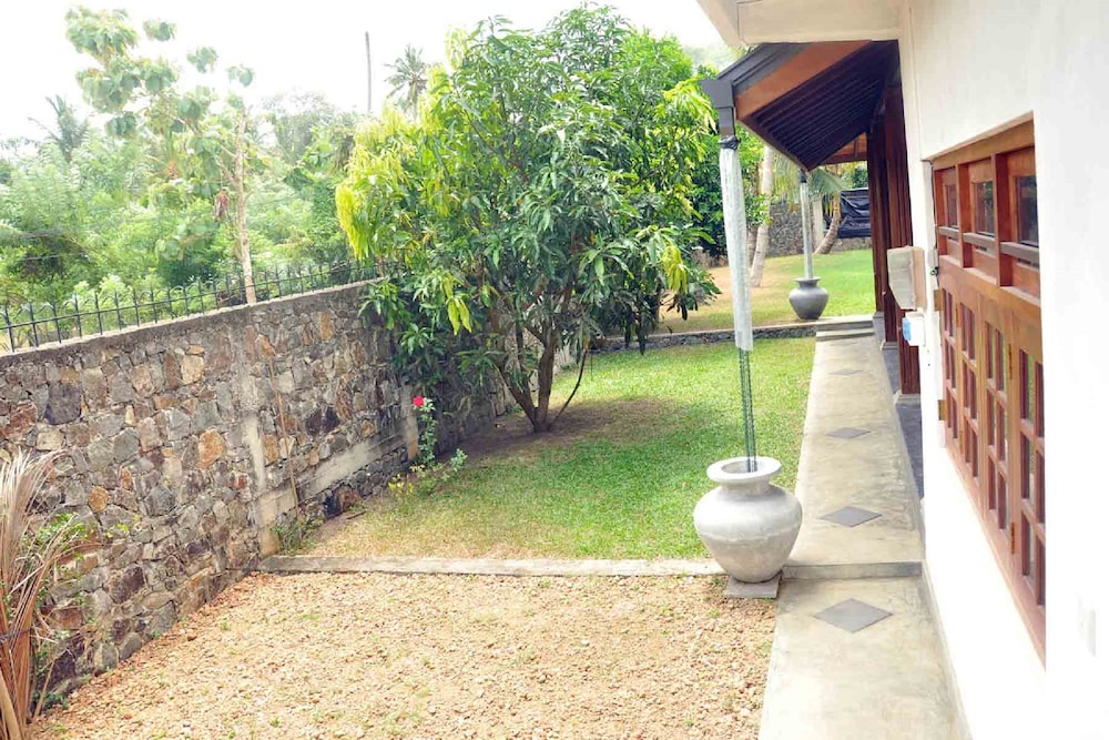 Lanrich Villa 18/20