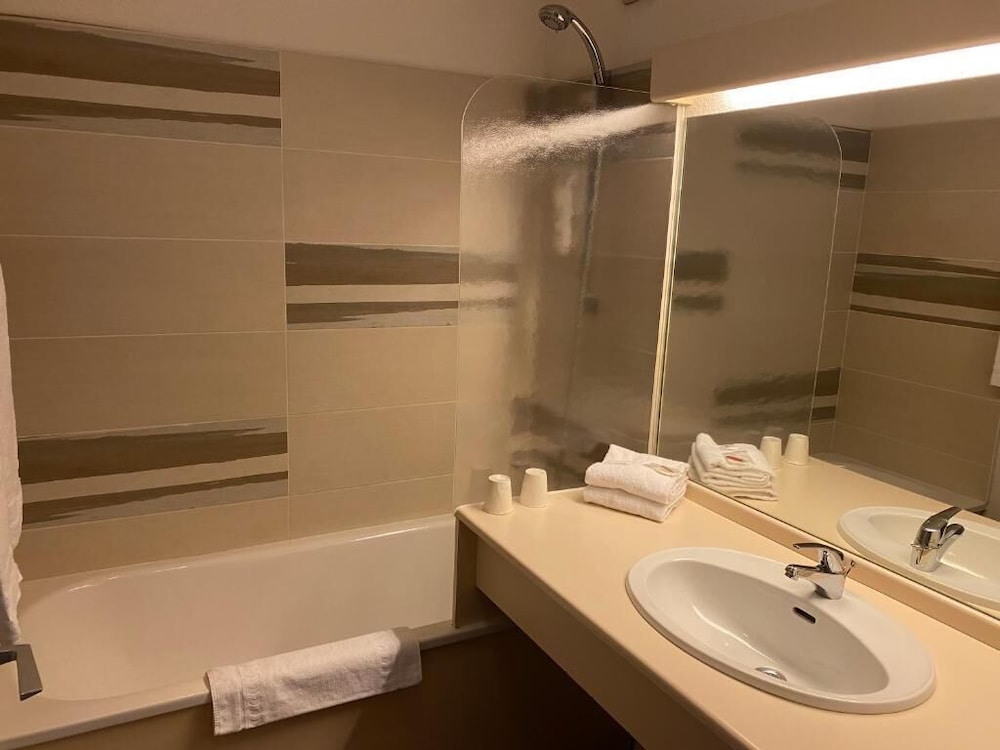 Hotel the Originals Les Sables D Olonne Admiral S Ex Inter Hotel Admirals 46/48