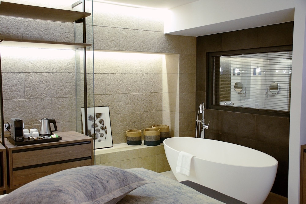 Sweet Home Hotel 27/75