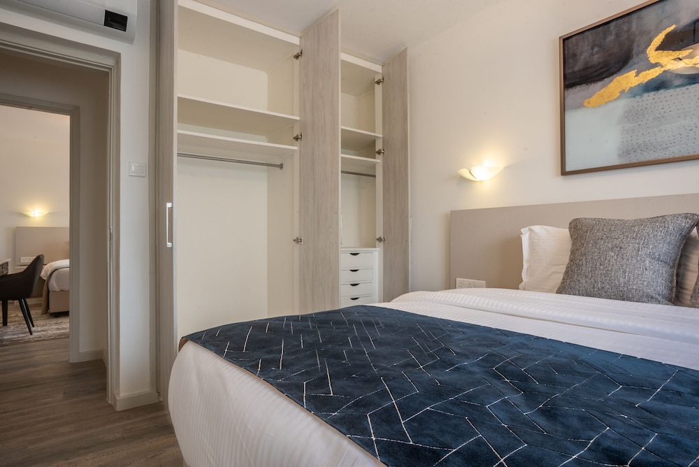 Three Bedroom Luxury Apartment