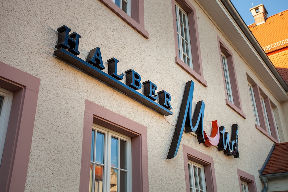 Hotel Halber Mond 1/50