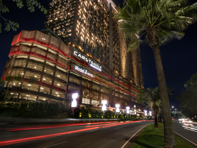 Model J Hotel BSD Carstensz 1/11