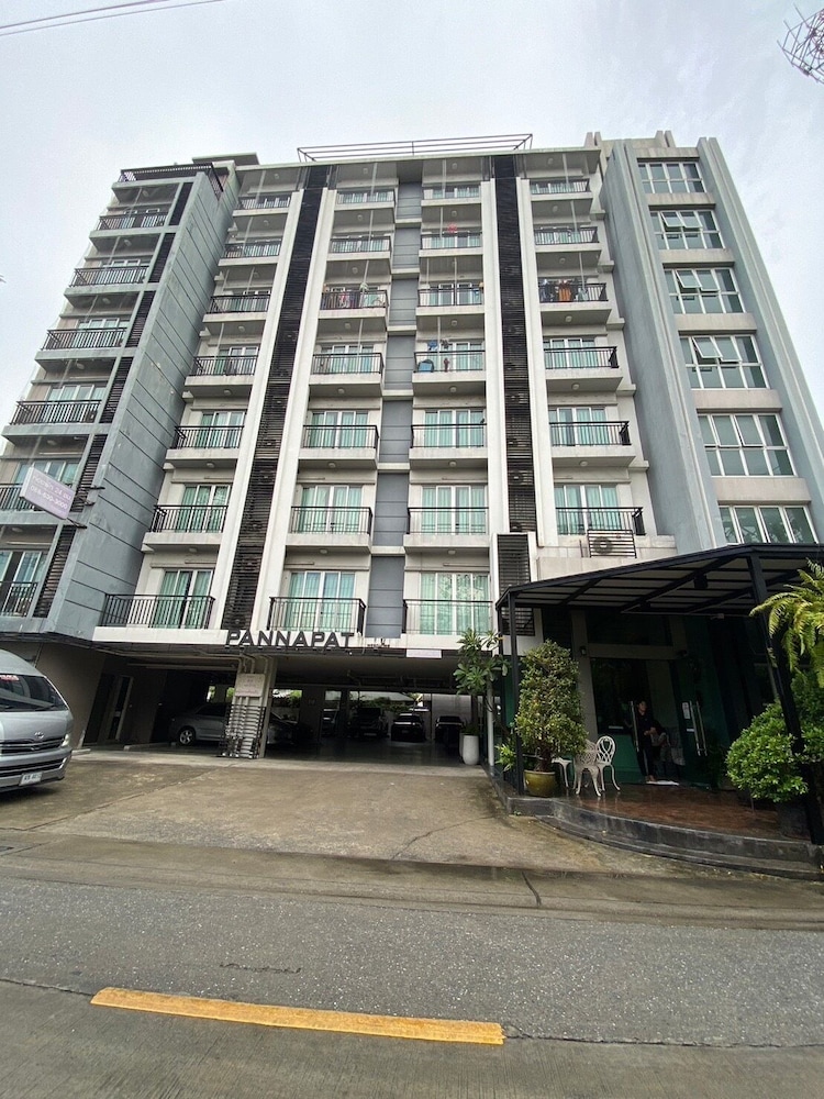 Pannapat Place 5/64
