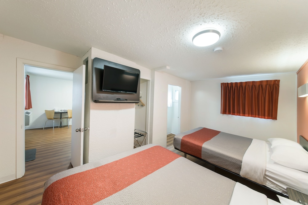 Motel6 Cranbrook, BC 10/47