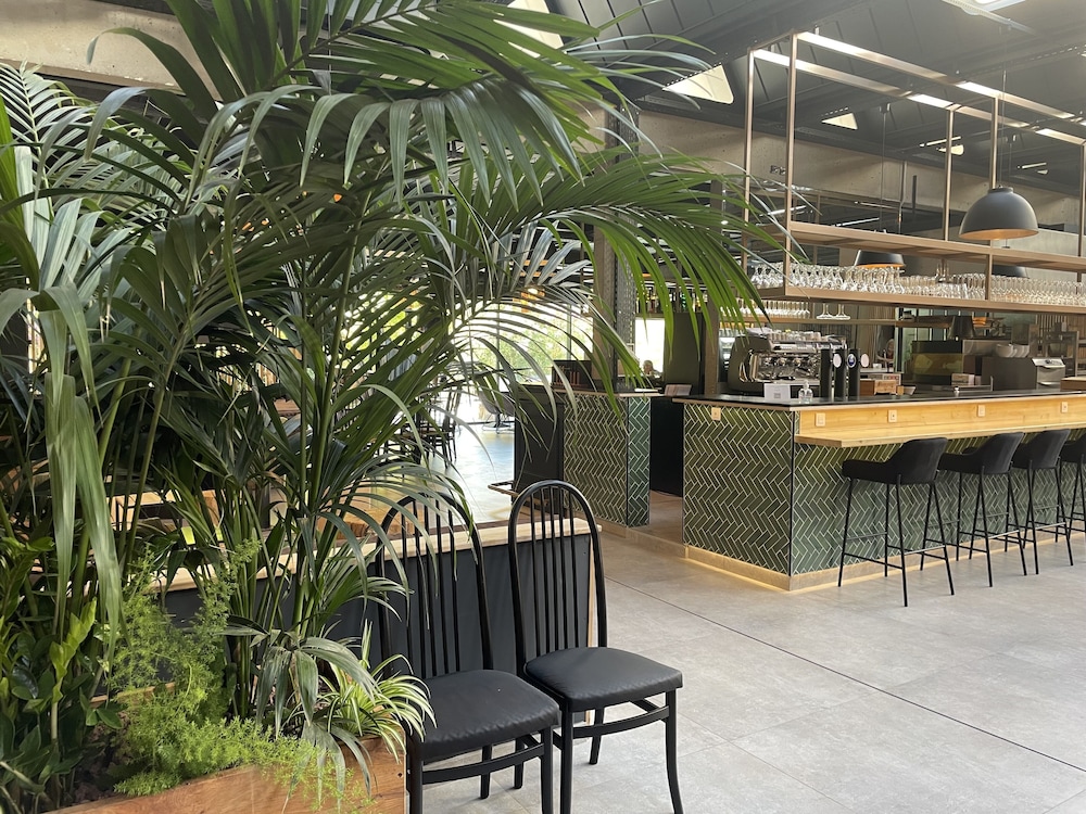 restaurant-cafeteria