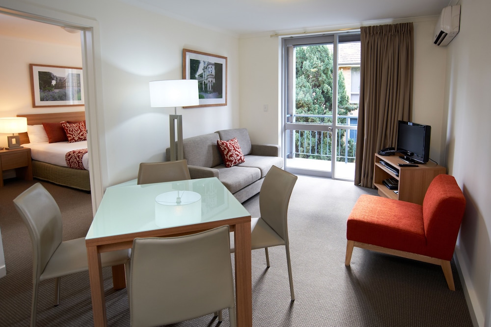 QUEST ST KILDA BAYSIDE 27/41