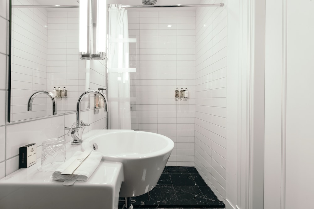 Business, Single, Queen Bed, Hotel Borg by Keahotels 8/10