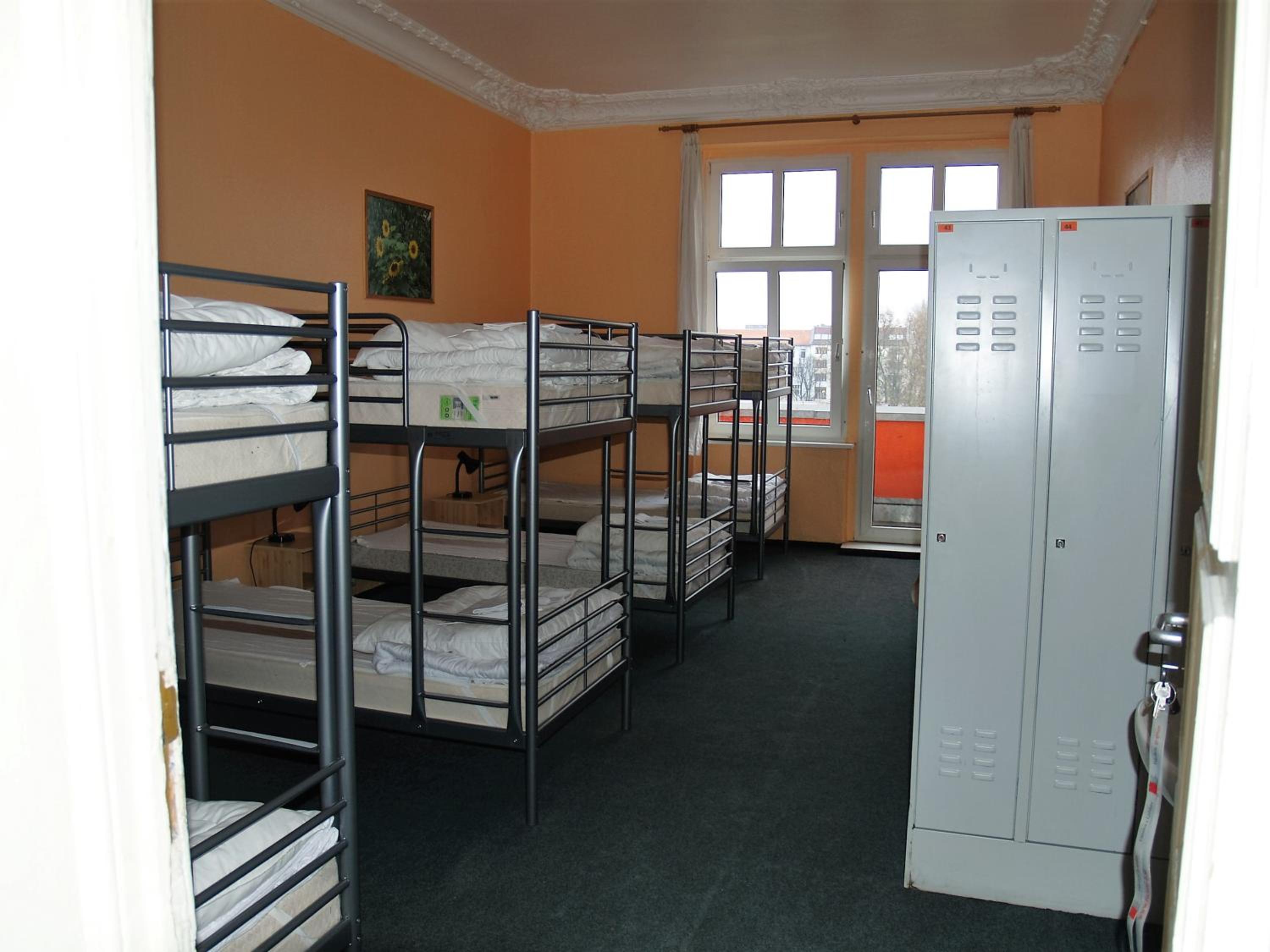 Mixed Dorm, 8 or 8 Single Beds, Shared Bathroom