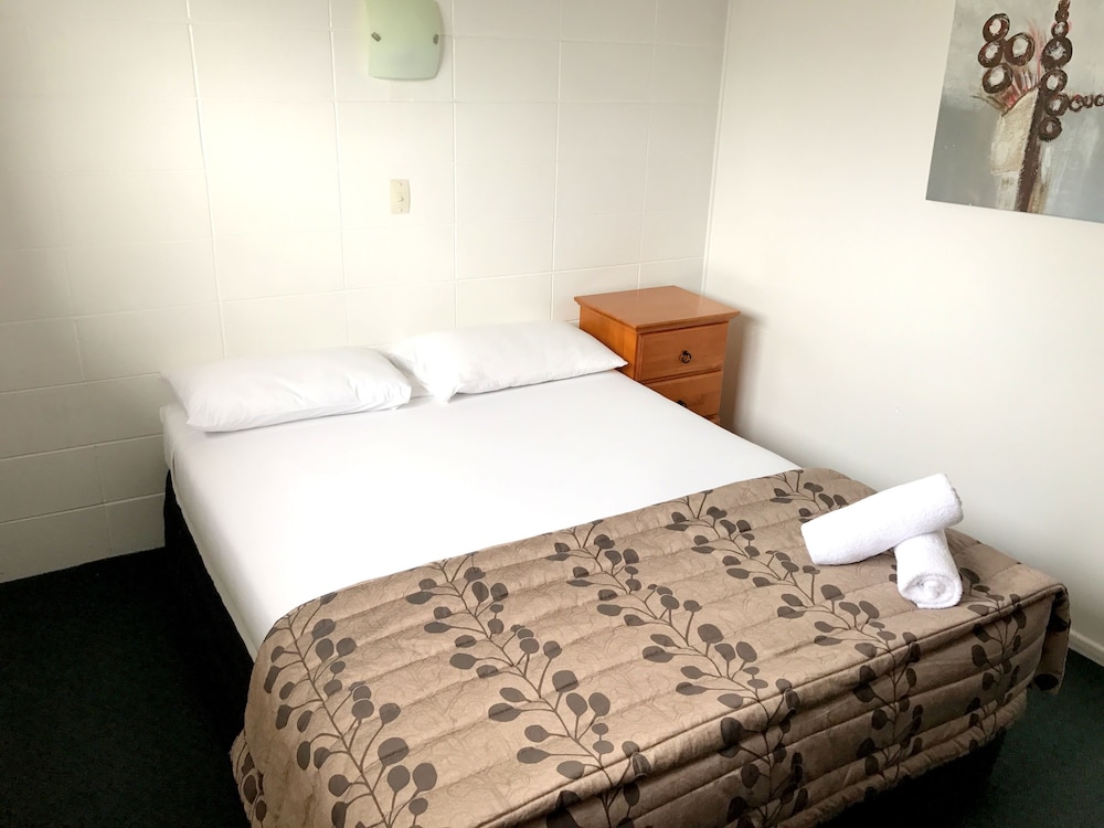FAMILY SUITE, LARGE