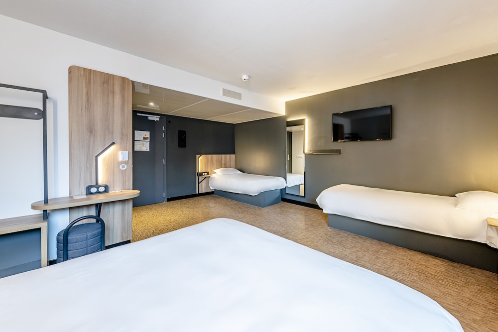 Room, Quadruple, Double and Twin Beds