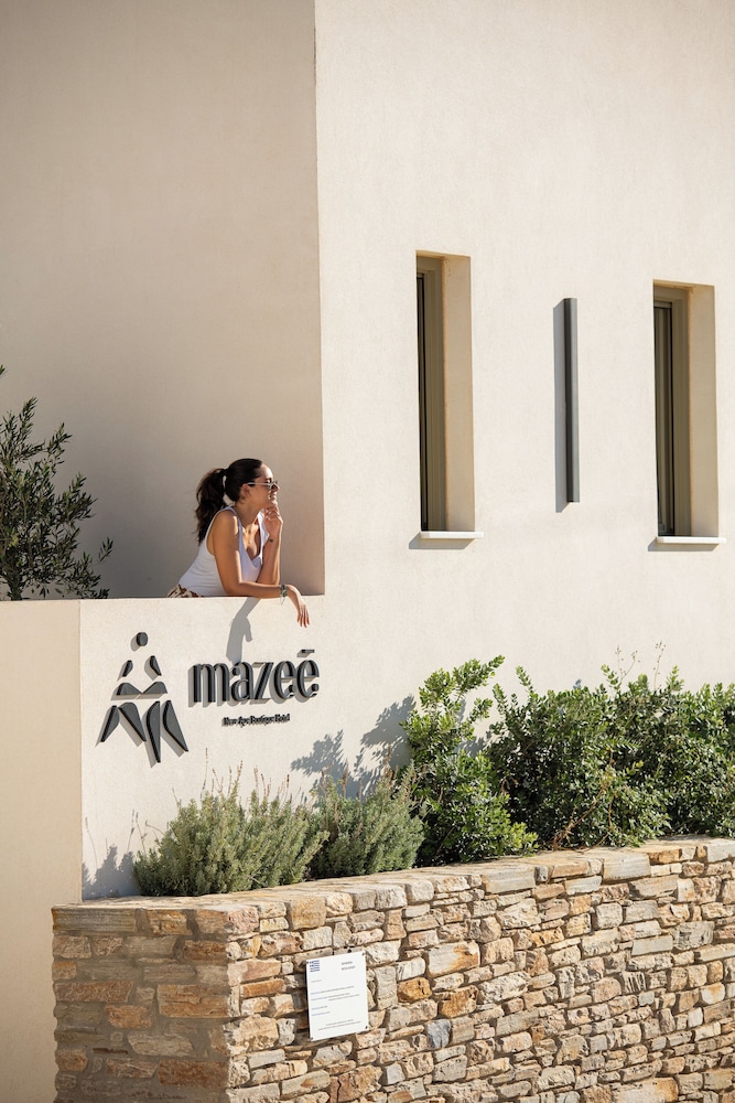 Mazee New Age Hotel 7/57