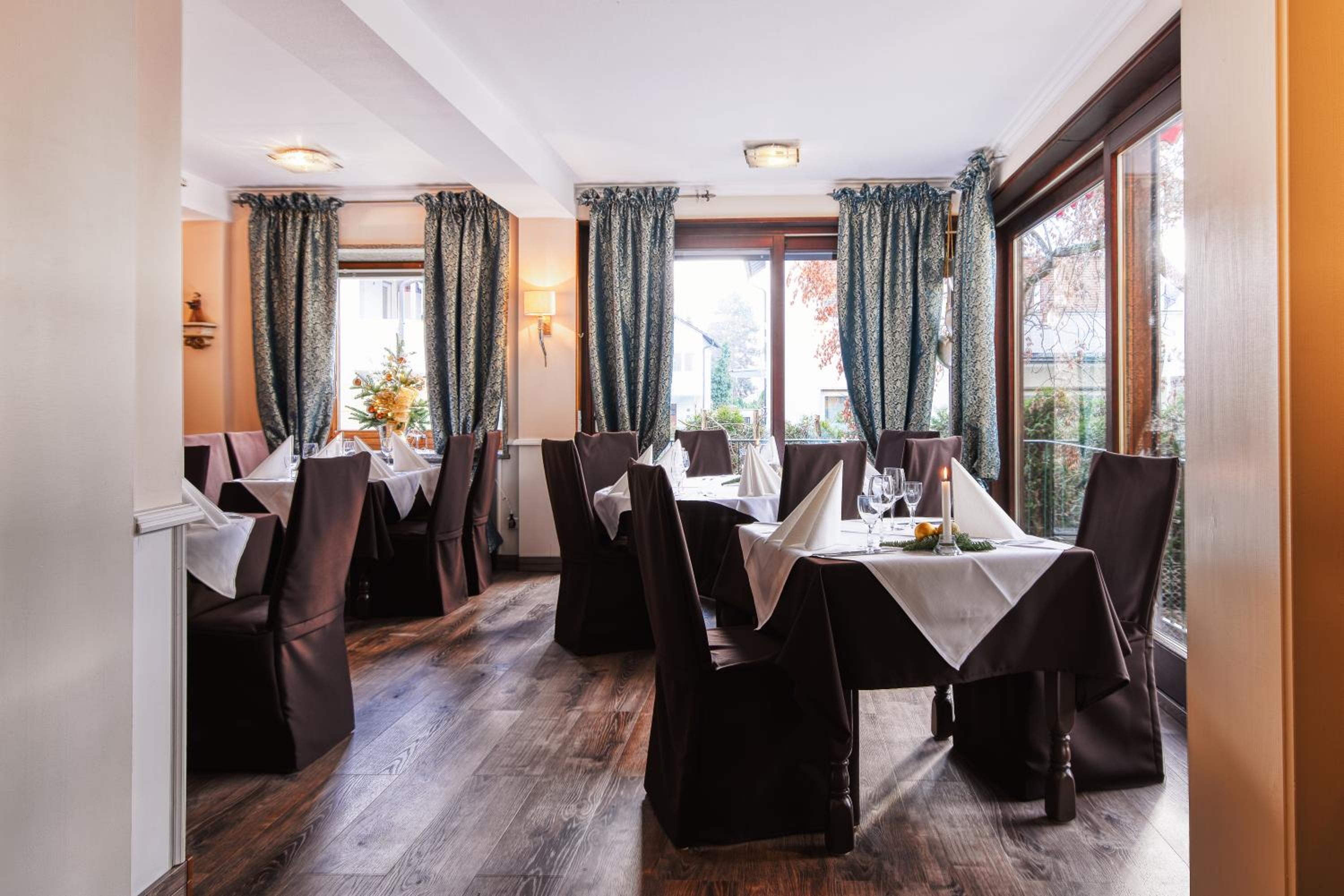 Central-Hotel am Konigshof 43/50
