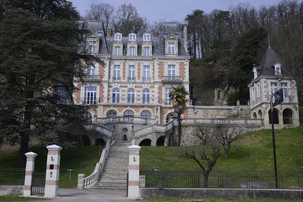 Art Hotel Rochecorbon 67/74