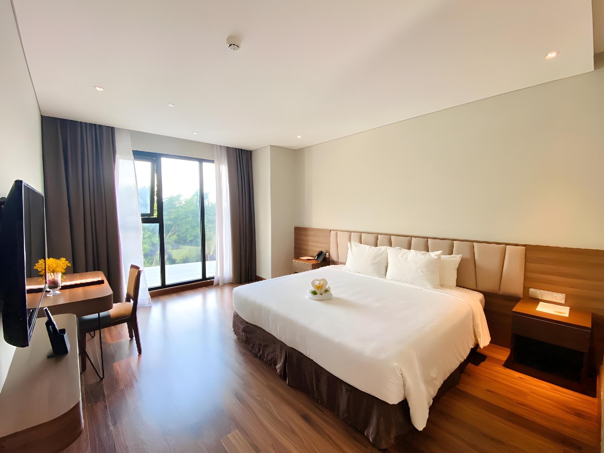 Superior, Queen Bed