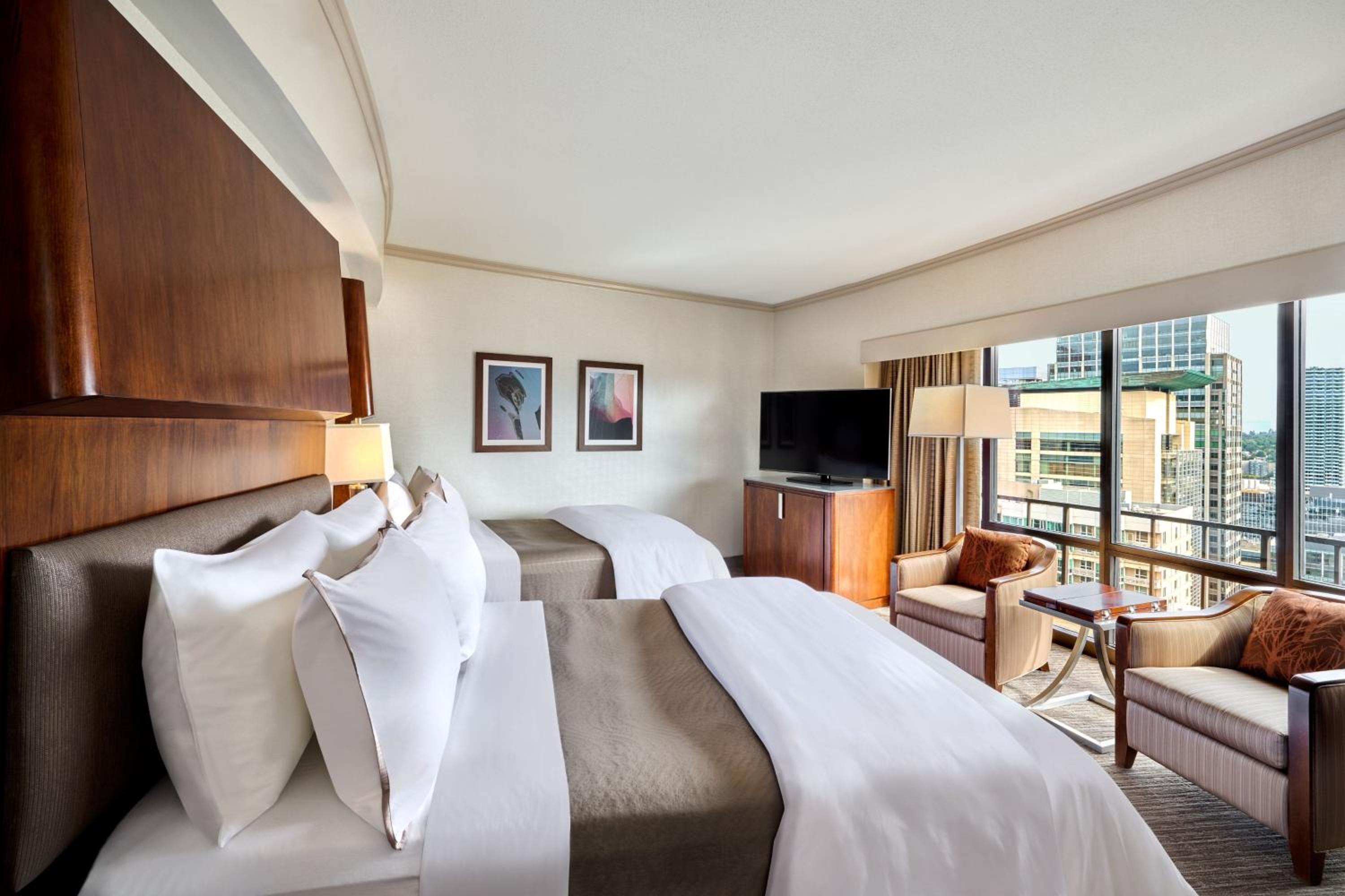 Guest Room, Deluxe, 2 Double Beds, City View, Middle Floor