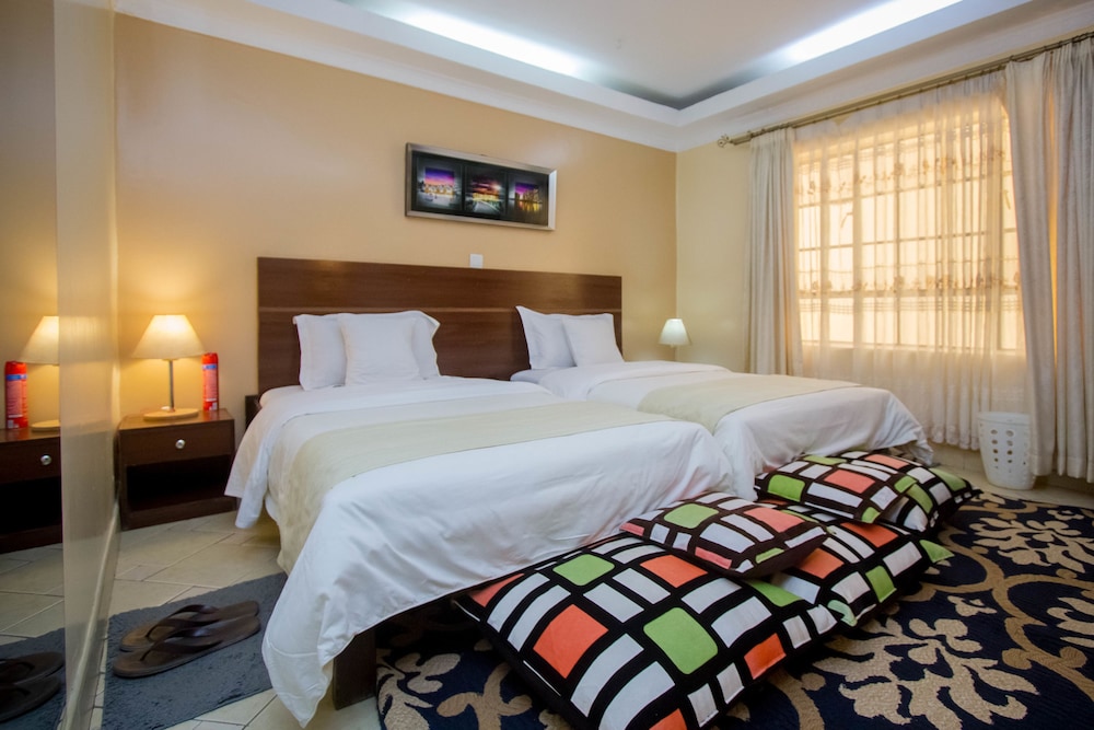 Capital Heights Hotel 23/65