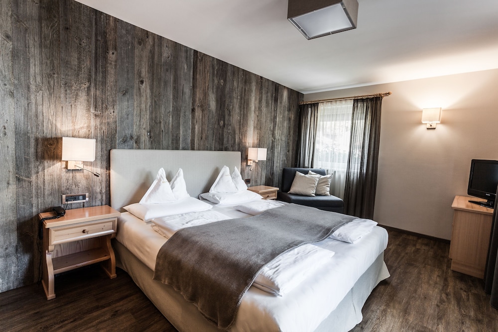 Room, Double Bed