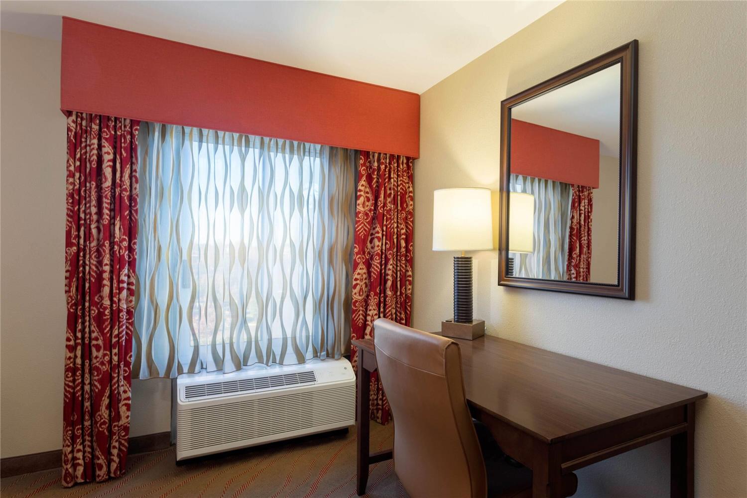 La Quinta Inn Suites Pigeon Forge 26/64