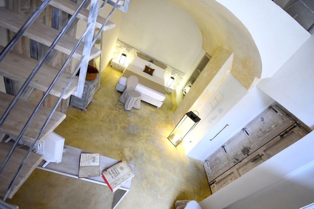 Palazzo Castriota 30/74