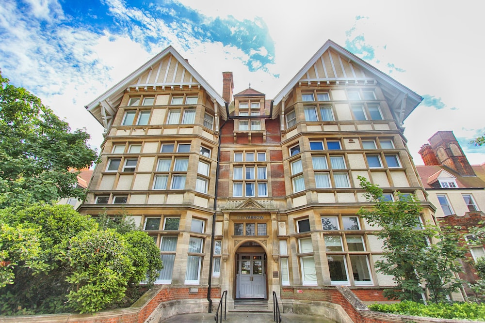 Yarrow Hotel 2/53