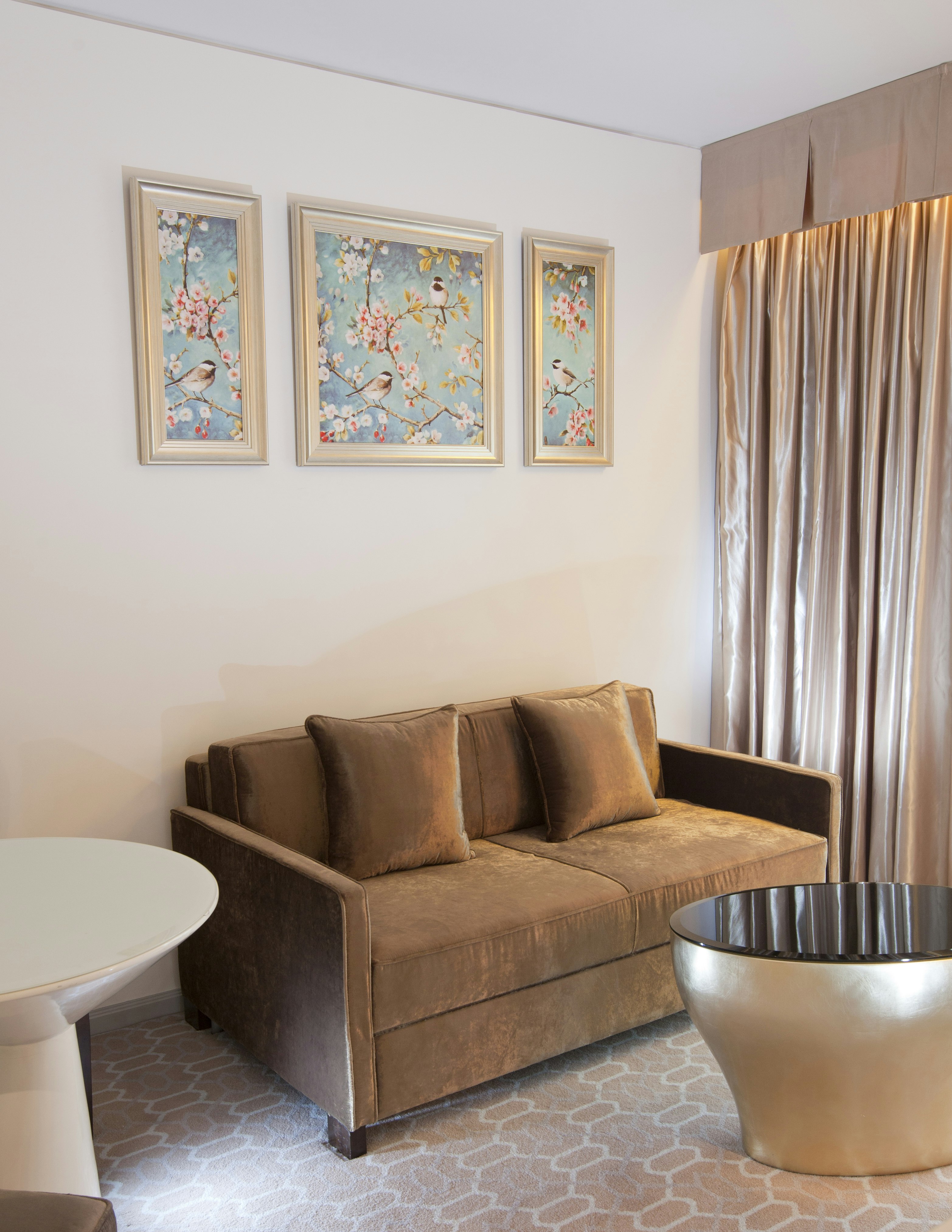 Dorsett Shepherds Bush 68/100