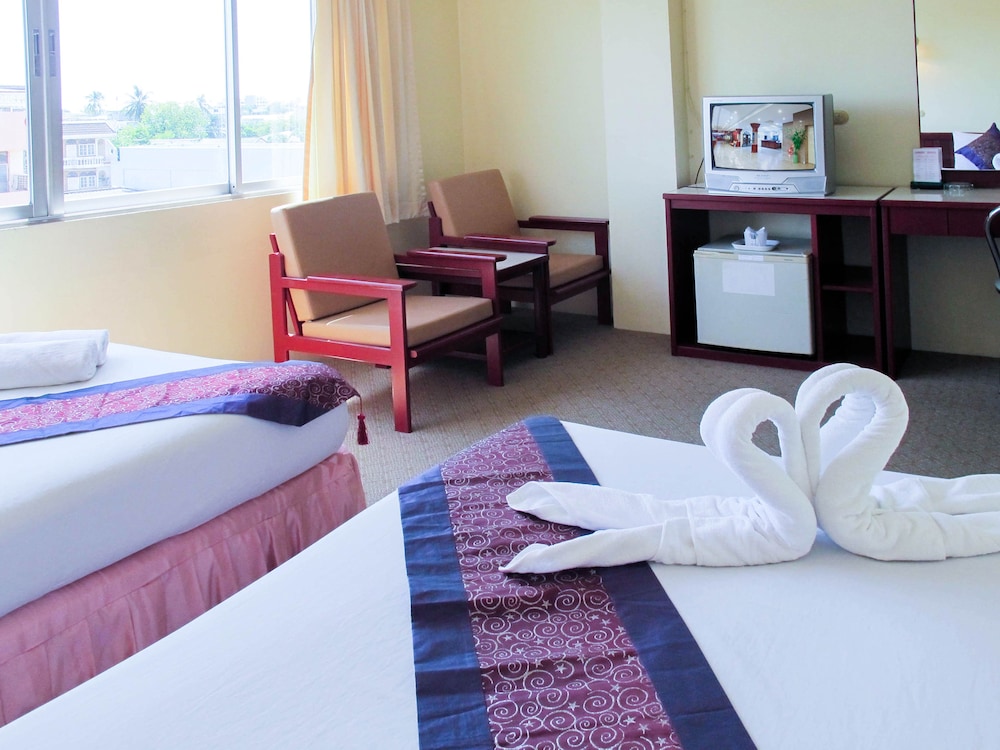 Chumphon Palace Hotel 31/47