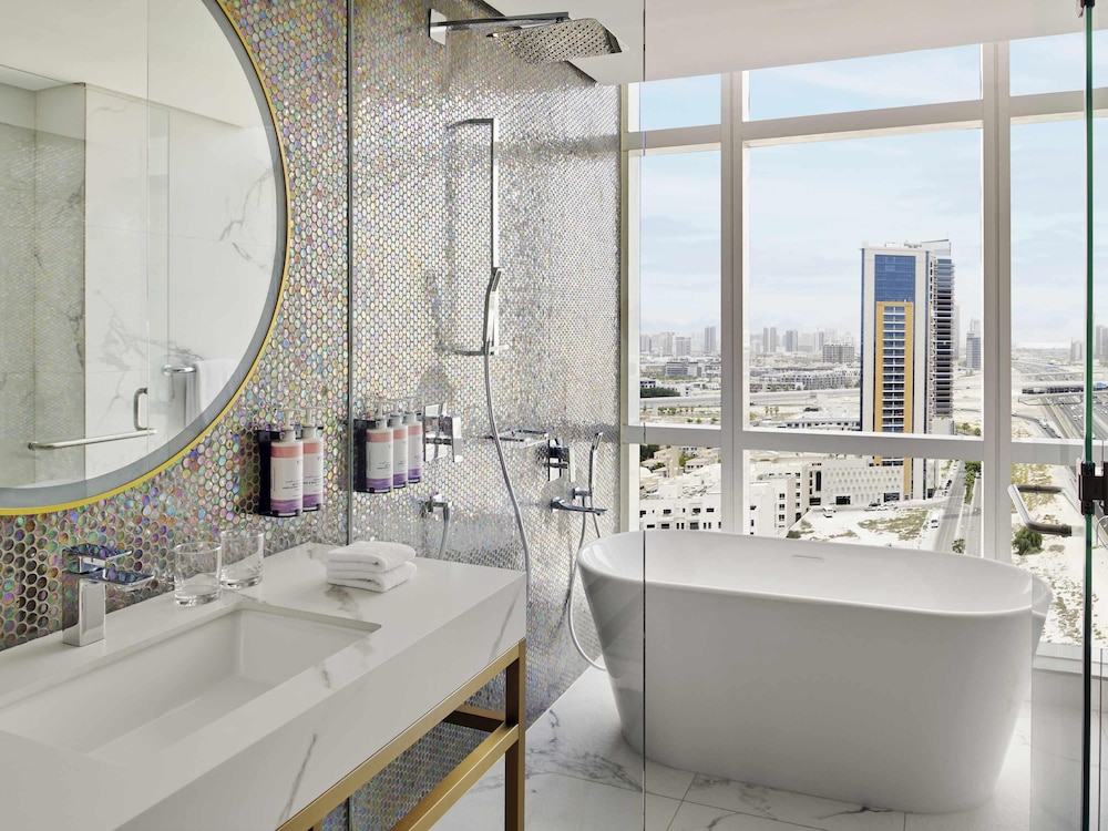 Movenpick Jumeirah Village Triangle 81/82