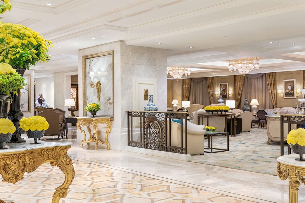 Lobby at Shangri La Bosphorus Istanbul, ISTANBUL