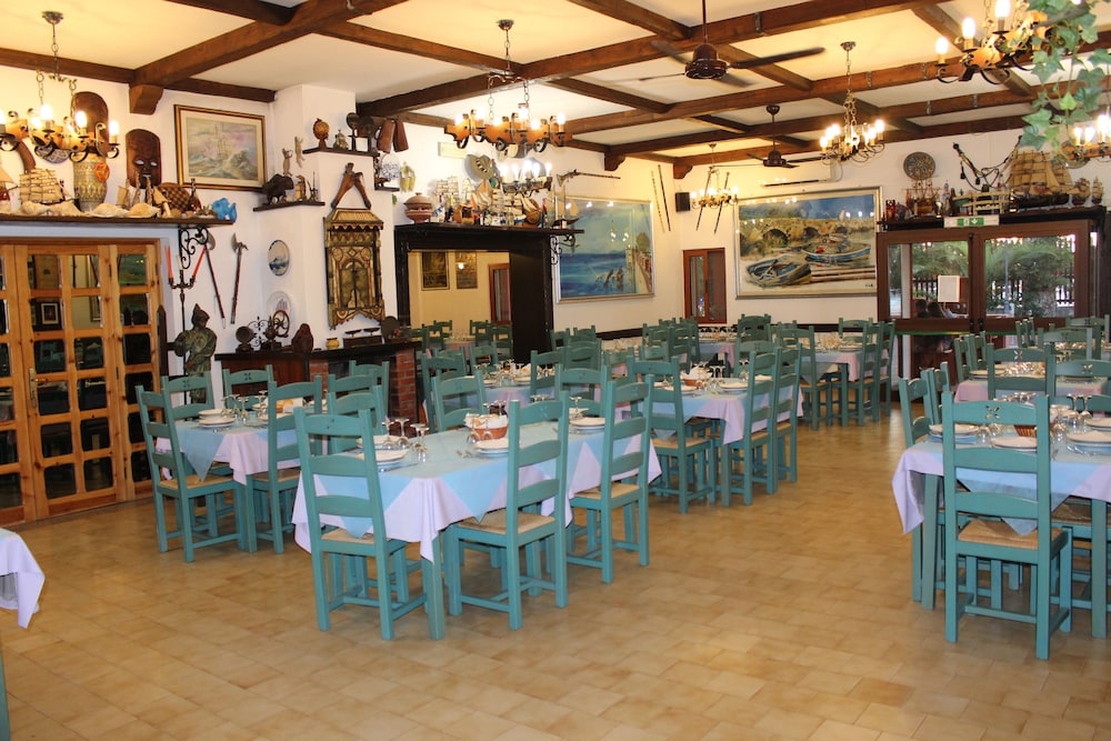 restaurant cafeteria