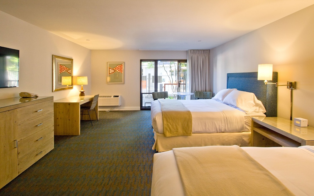 Ashland Hills Hotel Suites 33/51