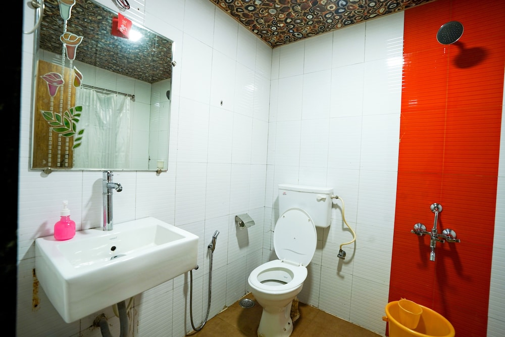 HOTEL KUMAR PLAZA 48/50