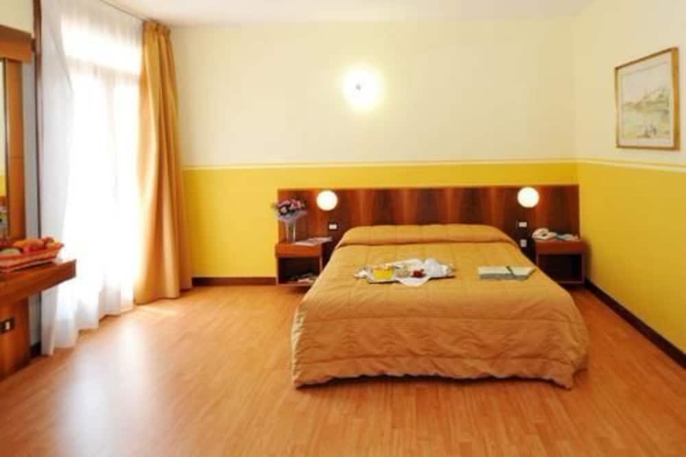 Park Hotel Jolanda 18/61