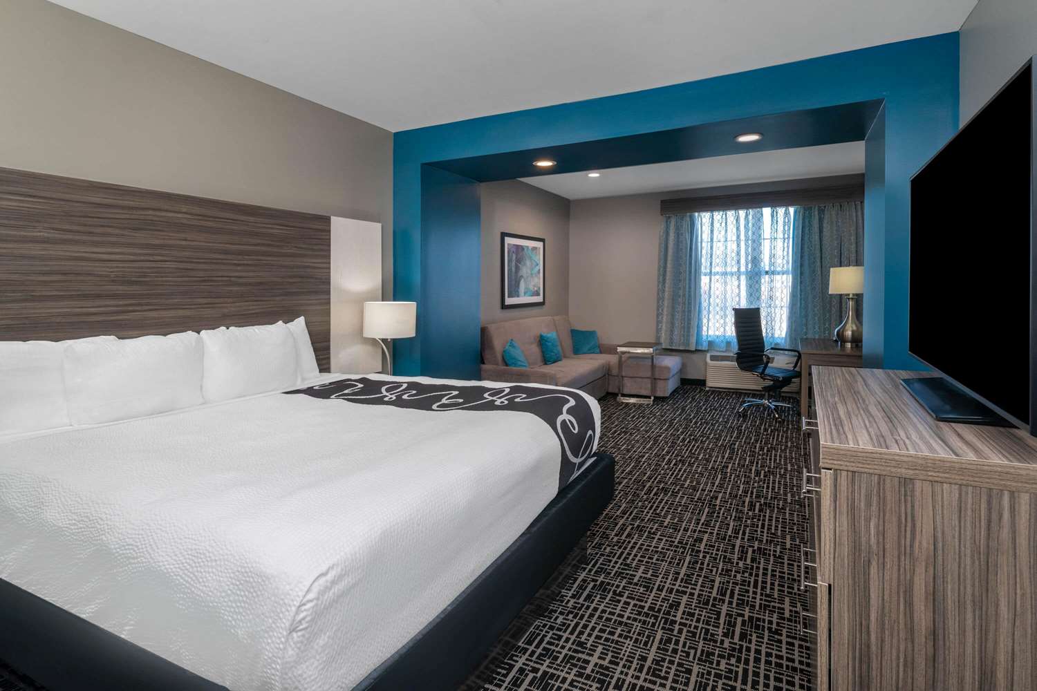 La Quinta Inn & Suites by Wyndham Forsyth 10/45