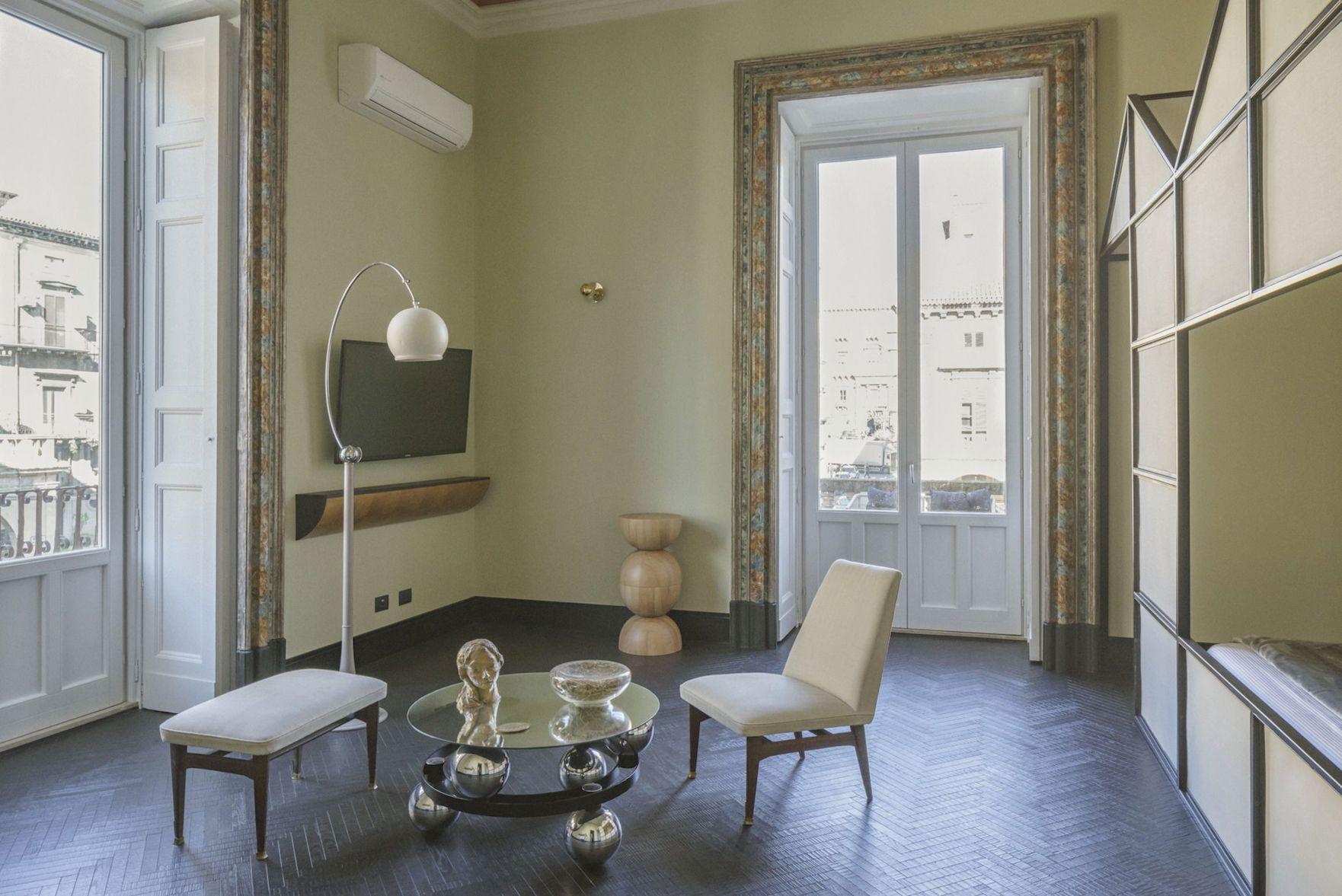 LUXURY, SUITE, KING BED, CITY VIEW, TERRACE