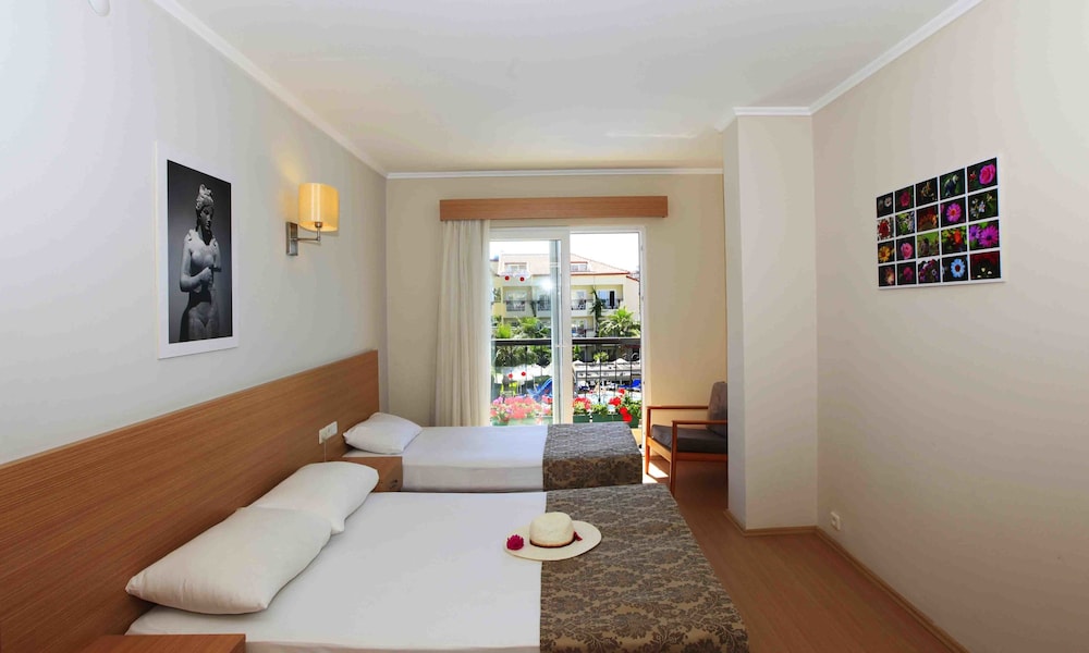 Sun City Apartments 17/42