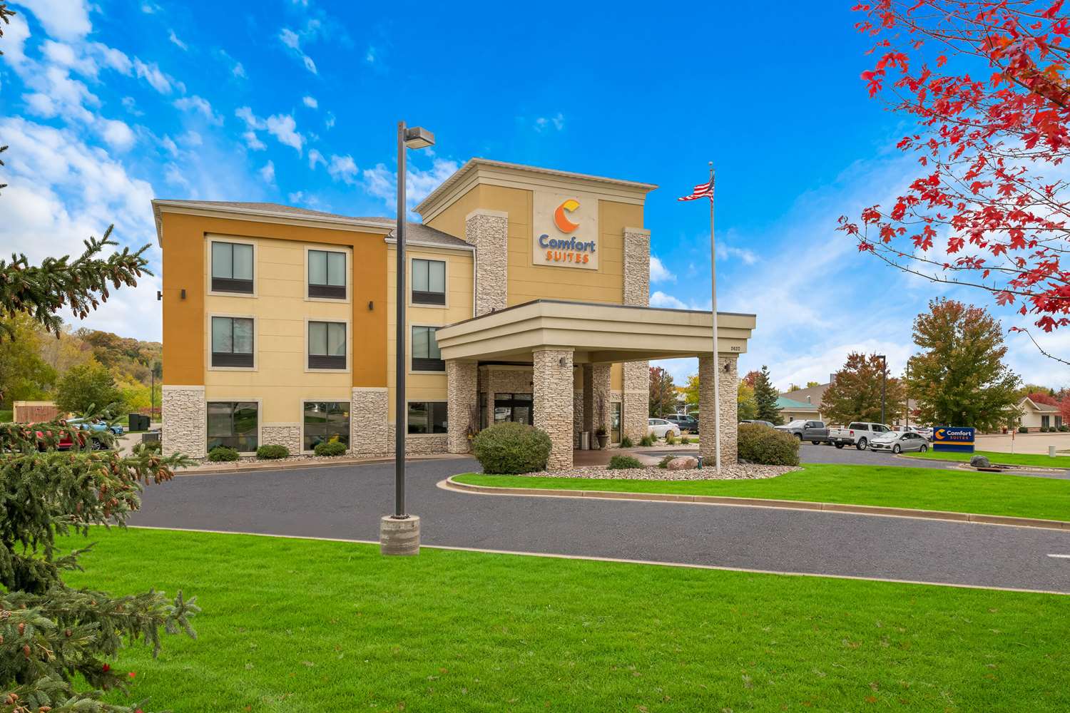 Comfort Suites Hudson I-94 Hudson WI 38/40