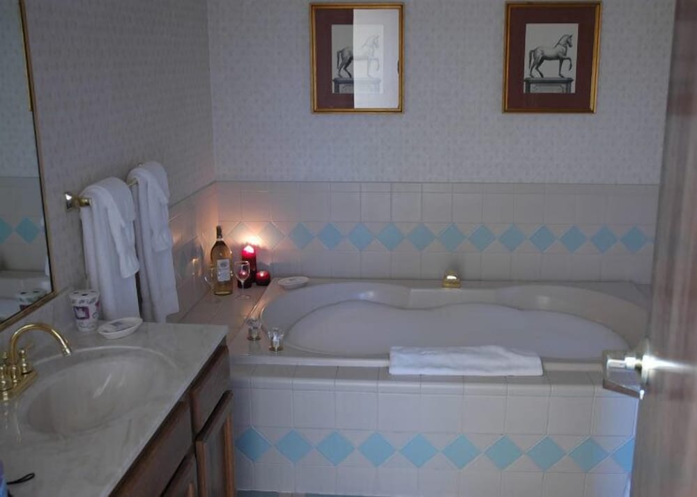 Guest Quarters at The Bridges Golf Club 17/58