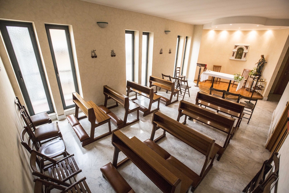 Istituto Piccole Ancelle Di Cristo Re 22/41