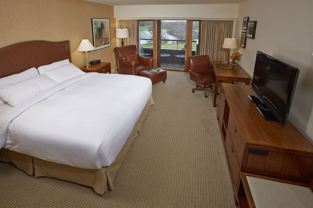 Deluxe, King Bed