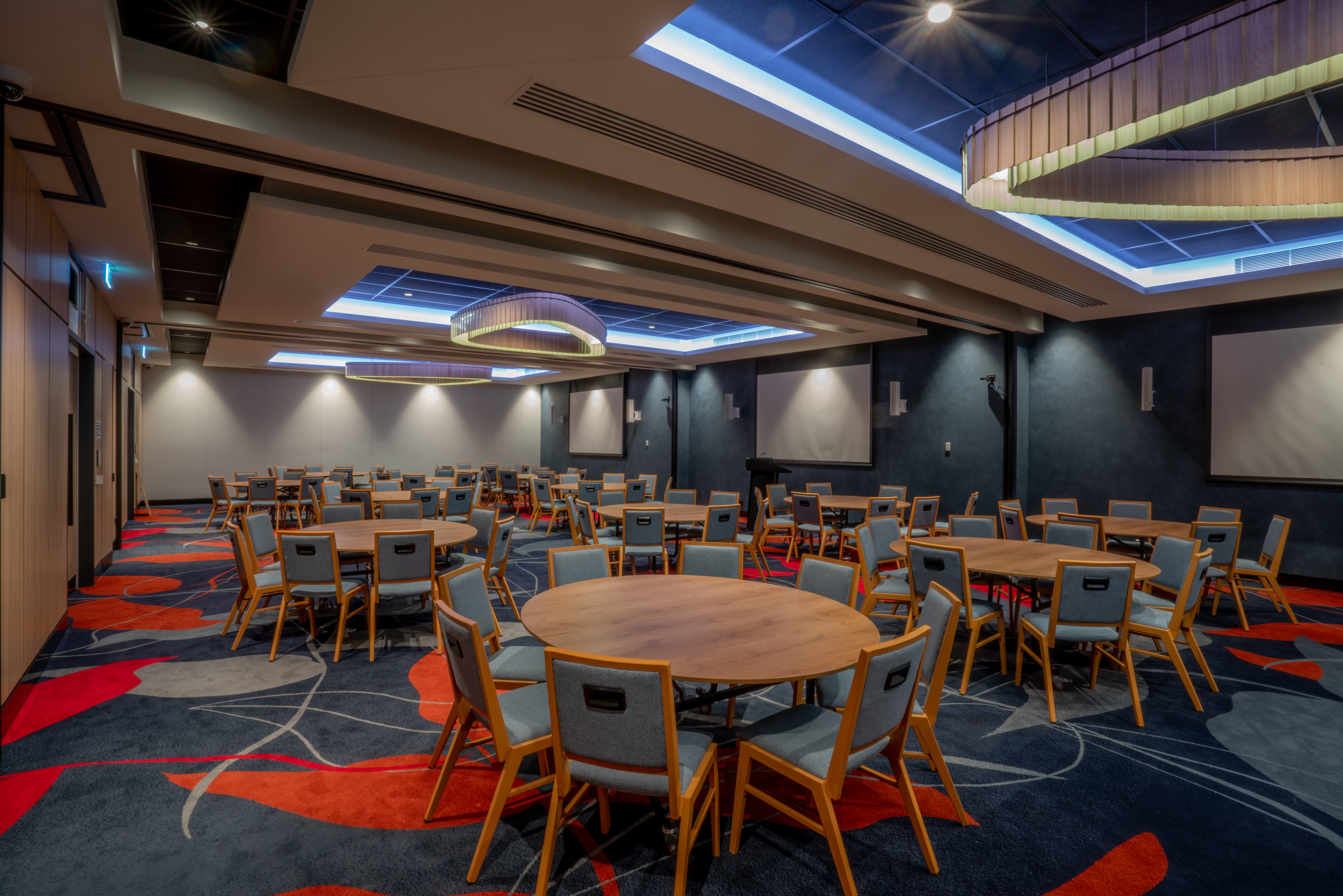 HOLIDAY INN SYDNEY ST MARYS 65/78
