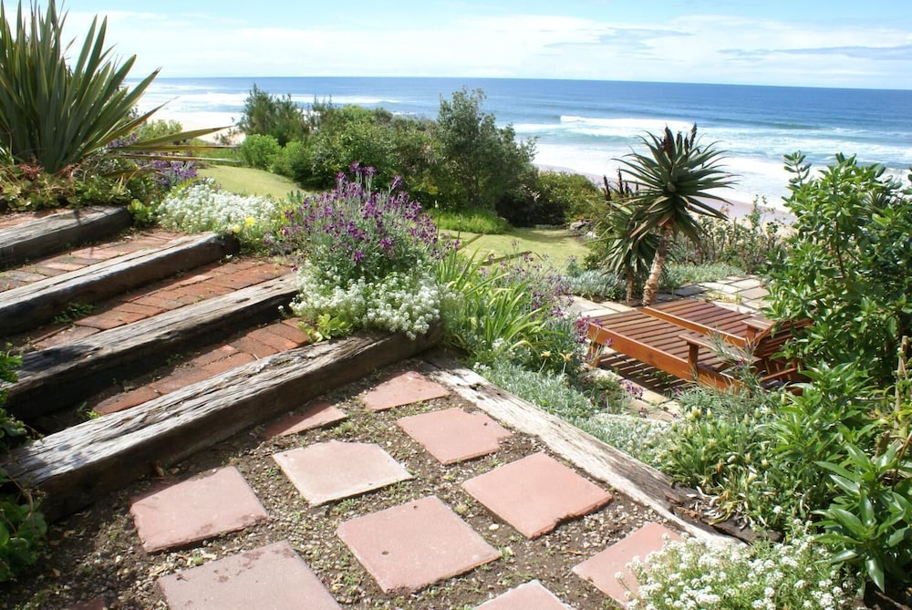 The Pink Lodge On The Beach 37/40