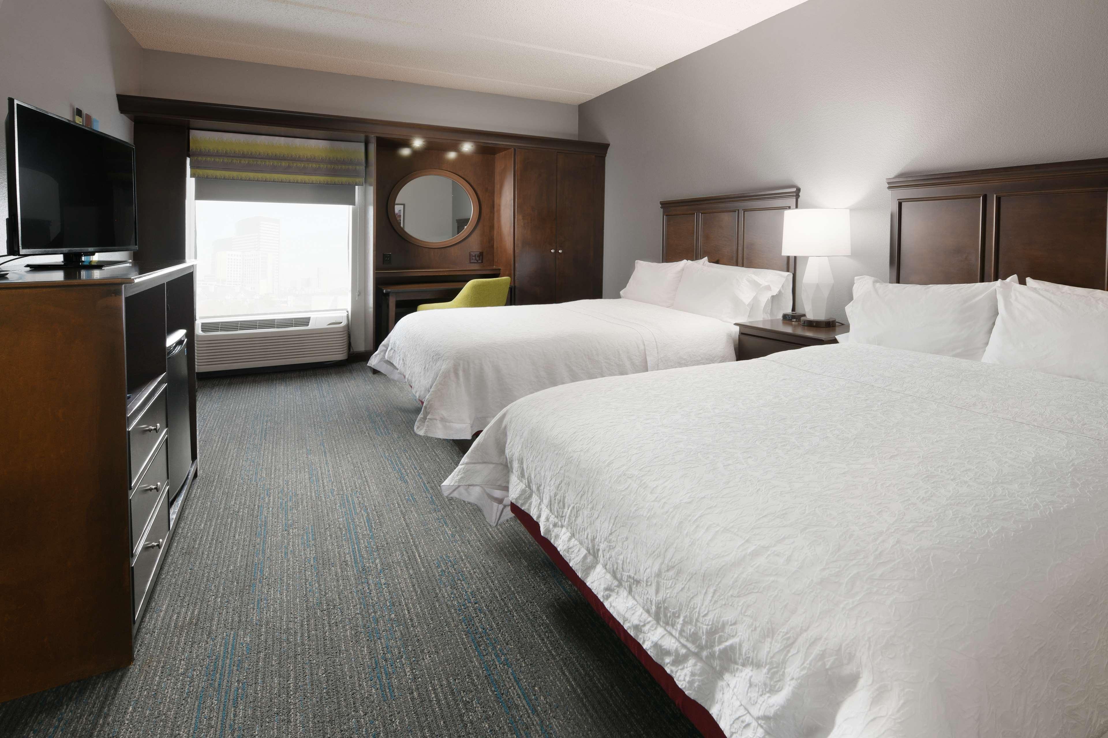 1 BEDROOM, SUITE, 2 DOUBLE BEDS, KITCHENETTE