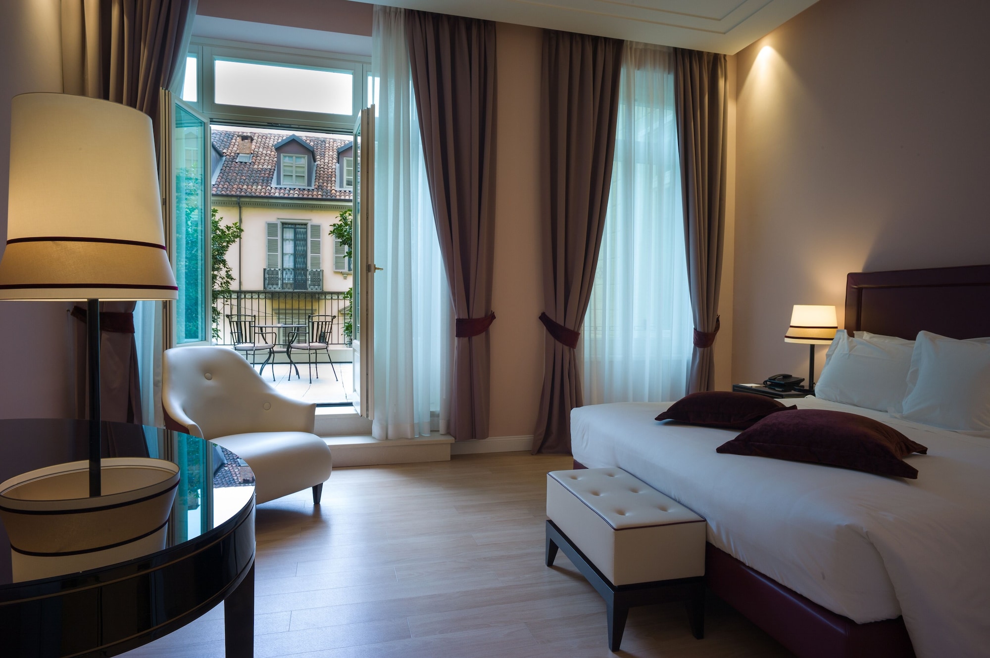 DELUXE, DOUBLE BED, BALCONY