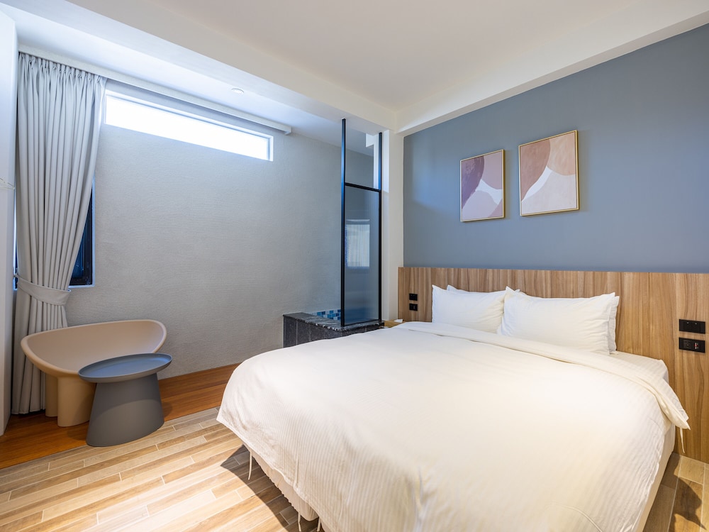 Seawall Inn 8/50